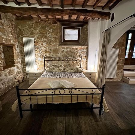 Camere La Carbonaia ปีเอนซา ภายนอก รูปภาพ