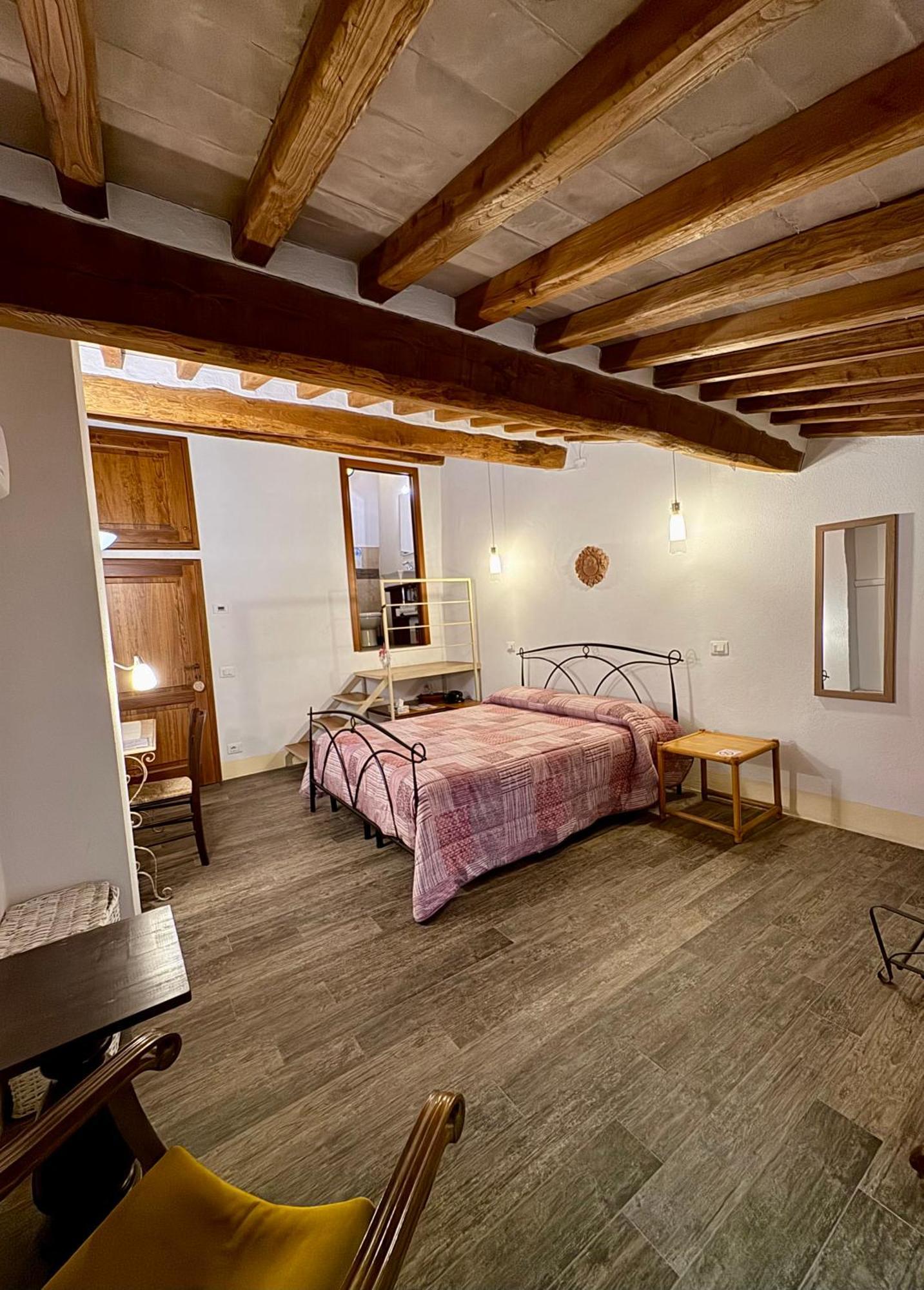 Camere La Carbonaia ปีเอนซา ภายนอก รูปภาพ