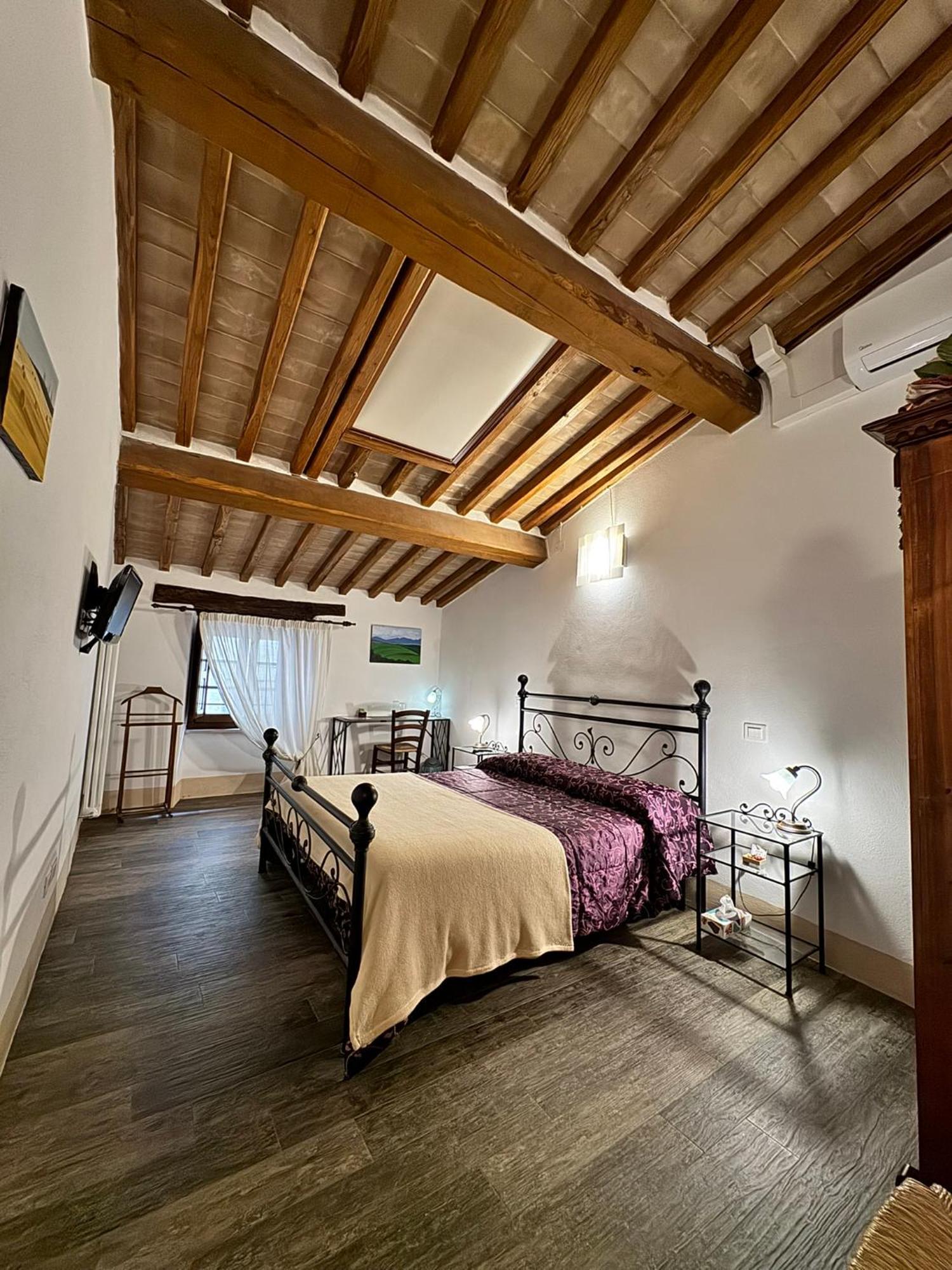 Camere La Carbonaia ปีเอนซา ภายนอก รูปภาพ