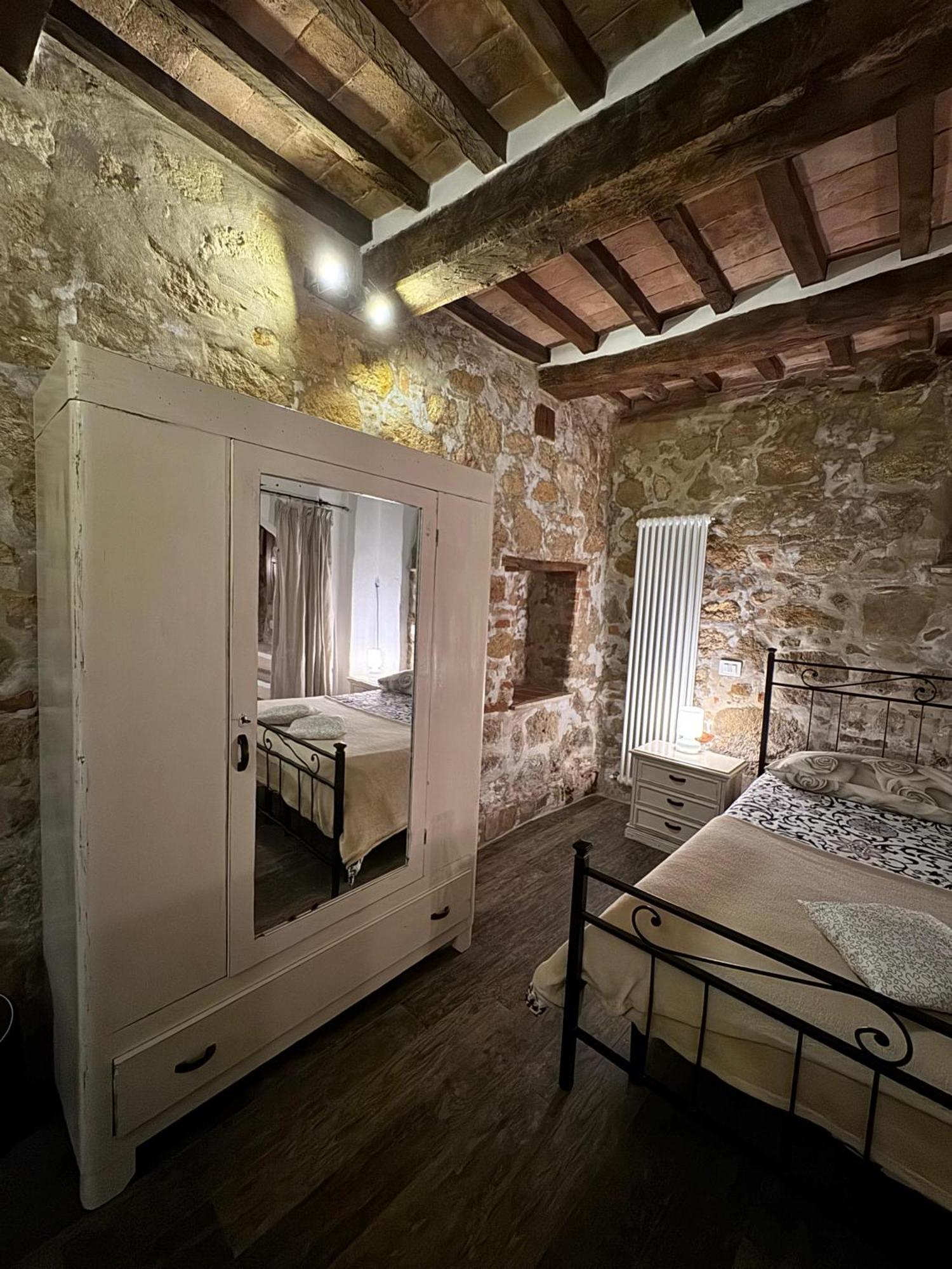 Camere La Carbonaia ปีเอนซา ภายนอก รูปภาพ