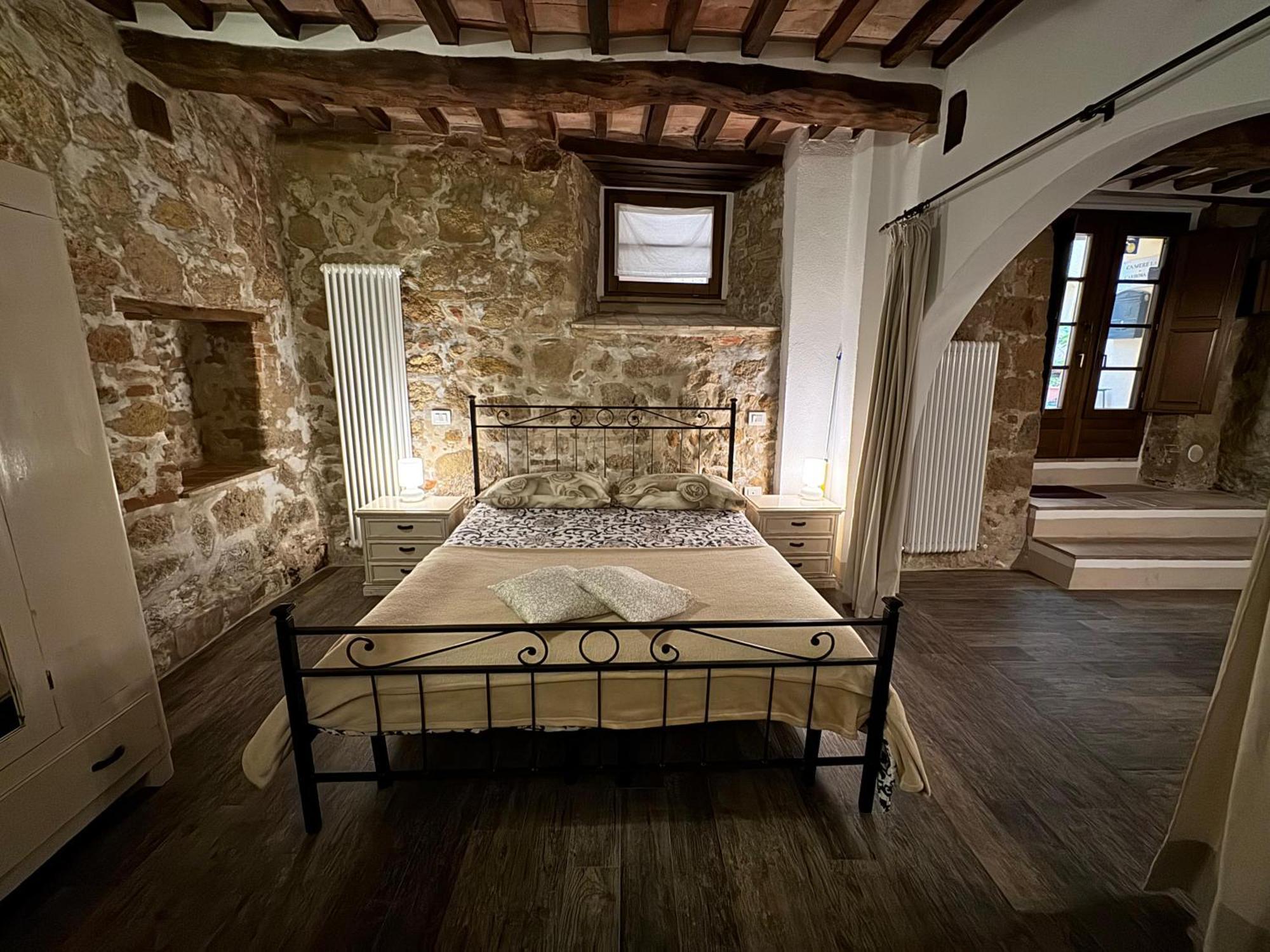 Camere La Carbonaia ปีเอนซา ภายนอก รูปภาพ