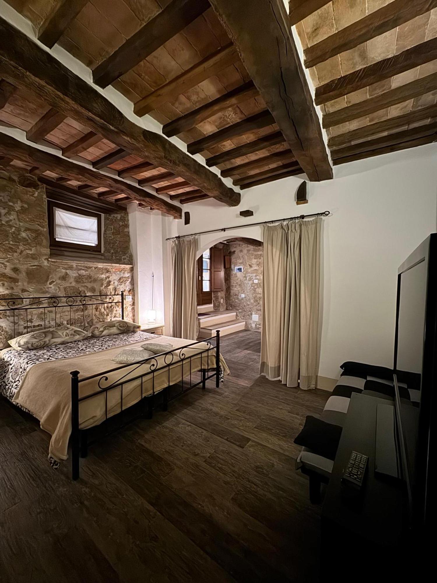 Camere La Carbonaia ปีเอนซา ภายนอก รูปภาพ
